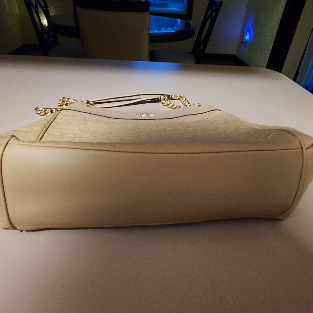 Euc Coach Tan Embossed Signature C's Shoulder Bag Purse - Picture 13 of 17